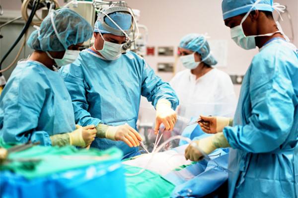 腹腔镜全子宫双附件切除术